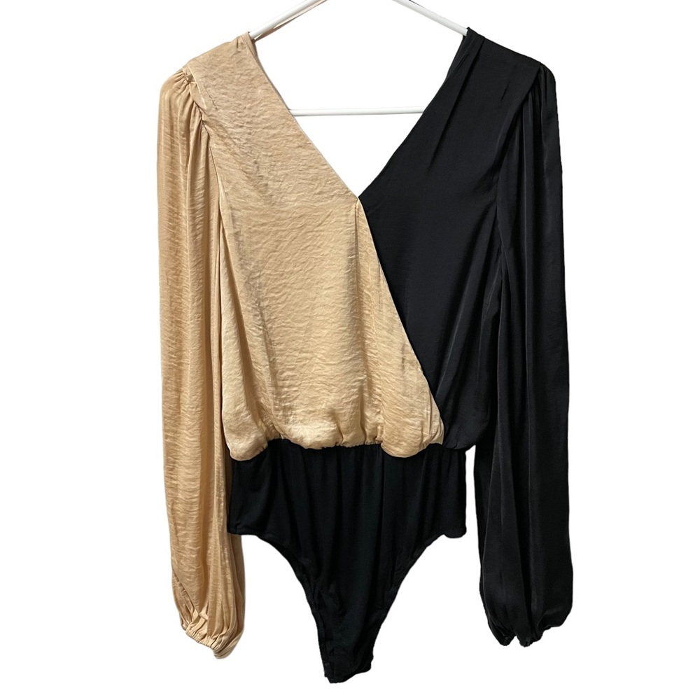 Vestique Black Gold Tone ColorBlock Faux Wrap Balloon Sleeve Bodysuit Med NWT